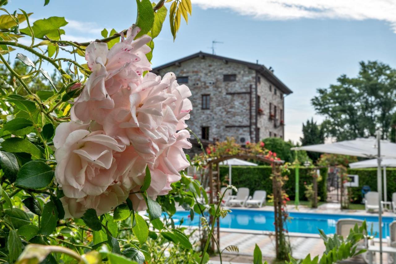 Castello Dei Templari Bed & Breakfast Lucca Exterior photo