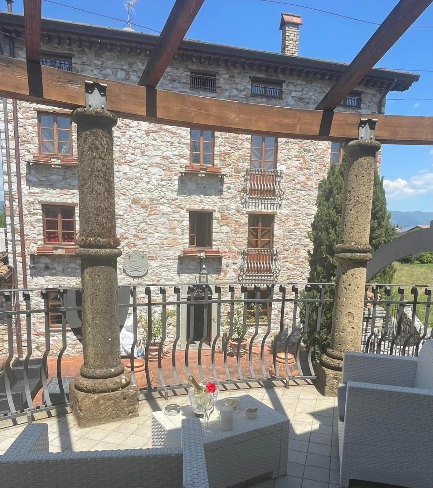 Castello Dei Templari Bed & Breakfast Lucca Exterior photo