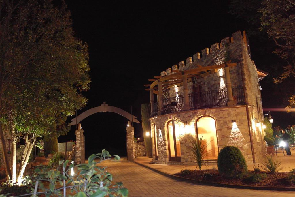 Castello Dei Templari Bed & Breakfast Lucca Exterior photo