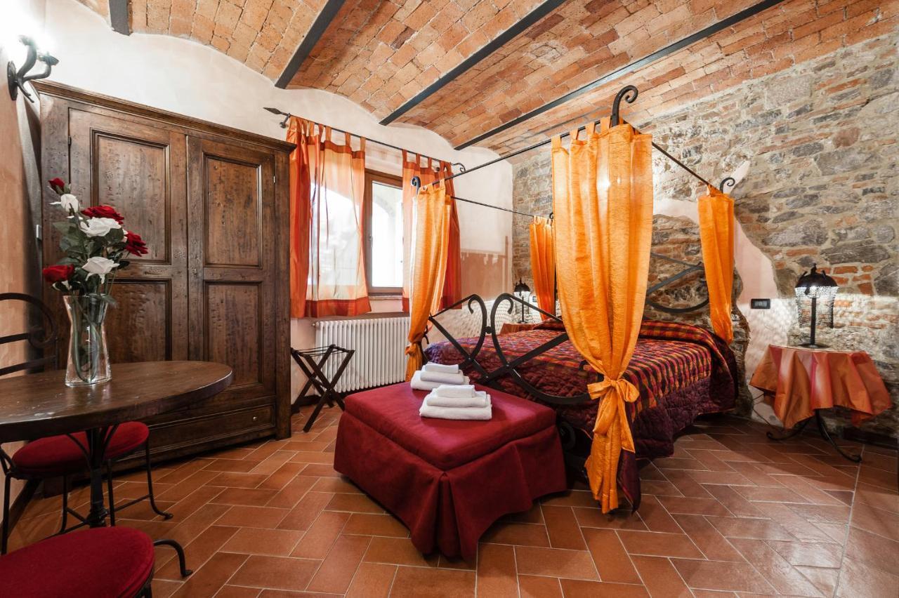 Castello Dei Templari Bed & Breakfast Lucca Exterior photo